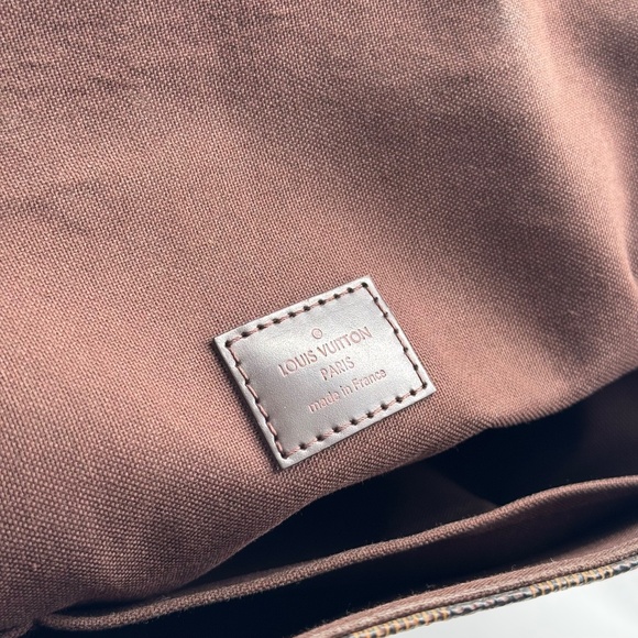 Louis Vuitton Damier Graphite Messenger Bag - Picture 11 of 16